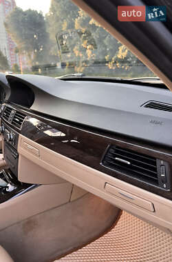 Седан BMW 3 Series 2011 в 