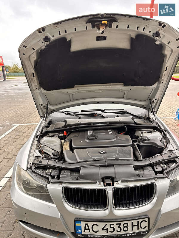 Универсал BMW 3 Series 2006 в Нововолынске