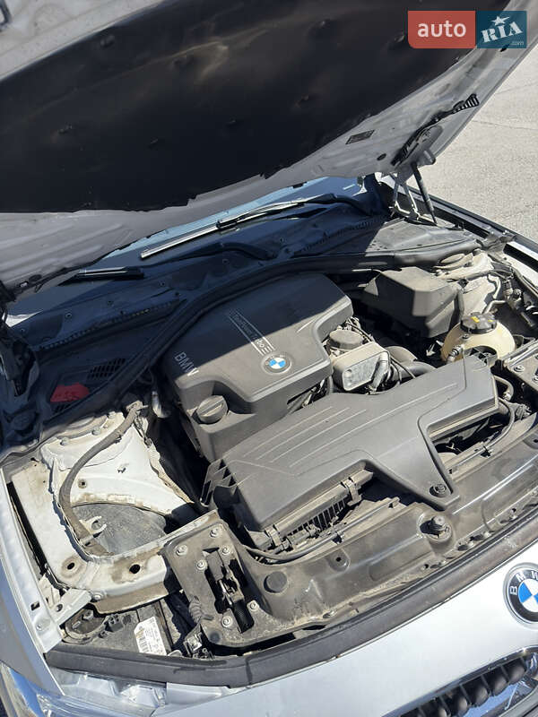 Седан BMW 3 Series 2015 в Львові