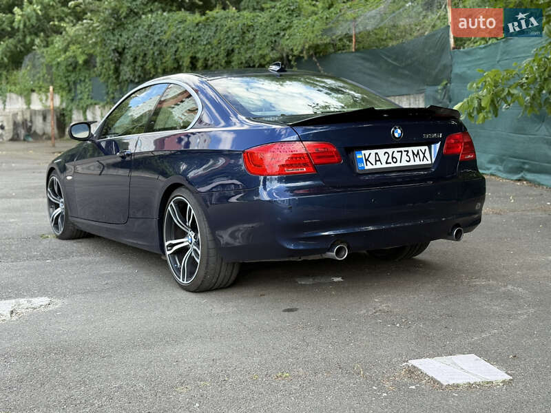 Купе BMW 3 Series 2011 в Киеве