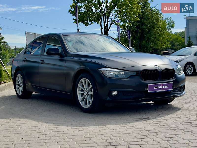 Седан BMW 3 Series 2015 в Львові