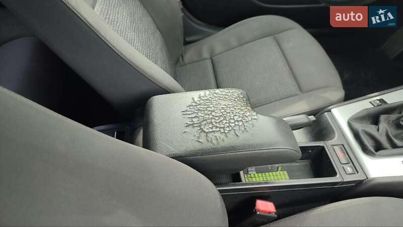 Седан BMW 3 Series 2004 в Одесі