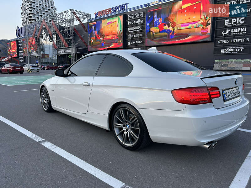 Купе BMW 3 Series 2011 в Киеве фото 5 Купе BMW 3 Series 2011 в Киеве