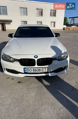 Седан BMW 3 Series 2015 в Волочиске