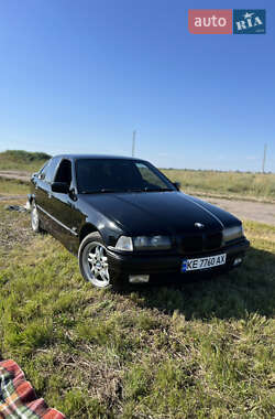 Седан BMW 3 Series 1995 в Павлограді