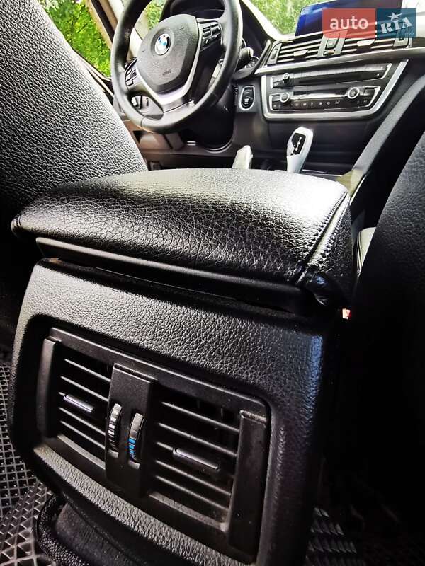 Седан BMW 3 Series 2012 в Львове