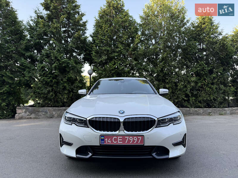 Седан BMW 3 Series 2021 в Кропивницькому