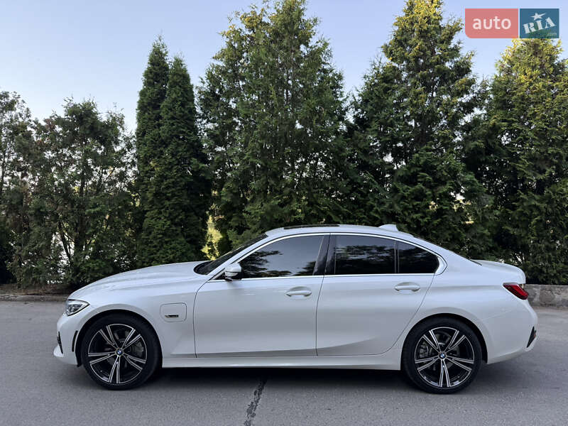 Седан BMW 3 Series 2021 в Кропивницькому