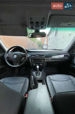Седан BMW 3 Series 2009 в 