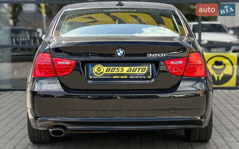 Седан BMW 3 Series 2009 в Ивано-Франковске