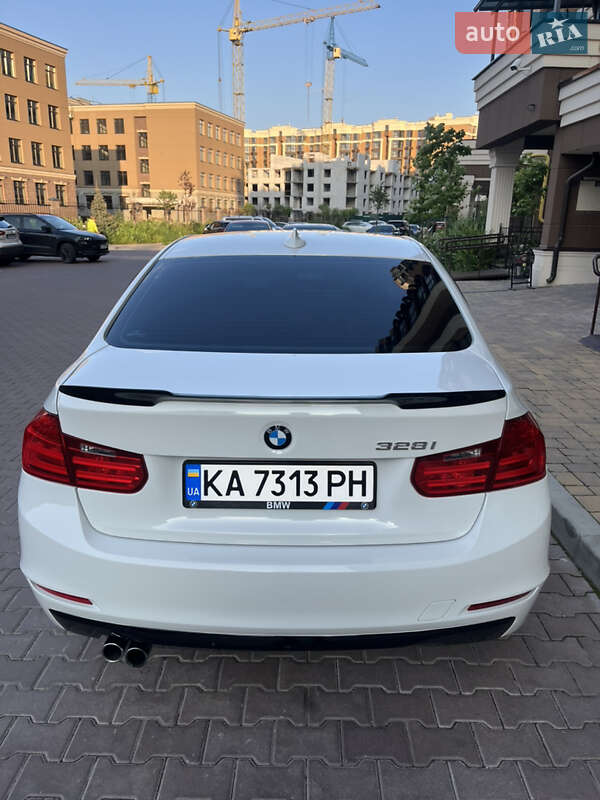 Седан BMW 3 Series 2014 в Києві