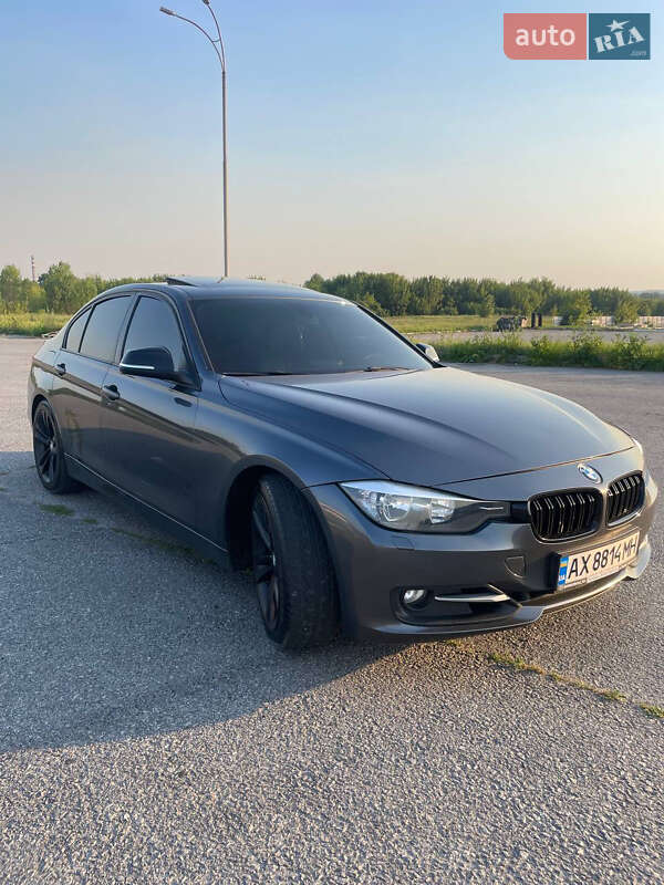 Седан BMW 3 Series 2012 в Безлюдівці