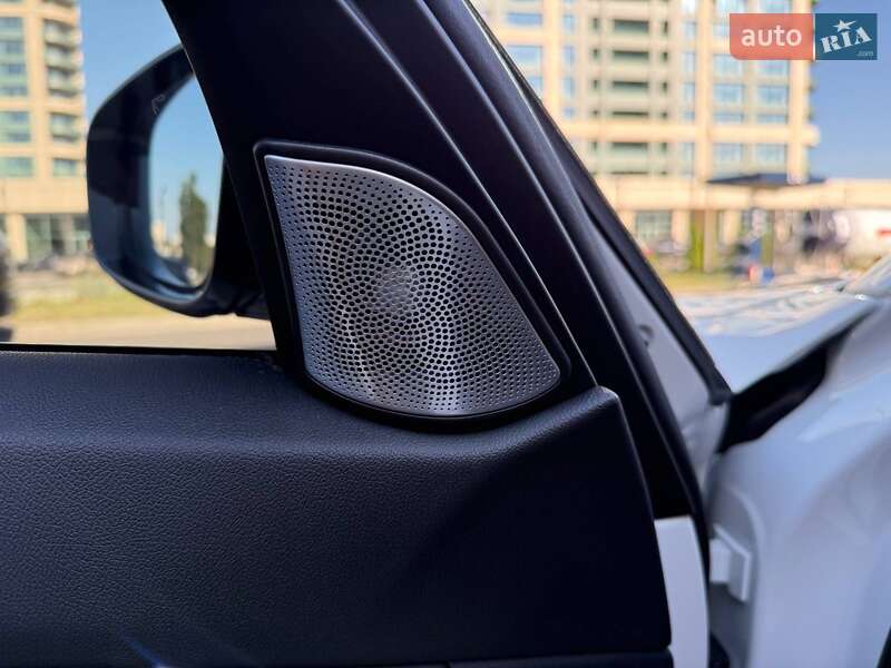 Седан BMW 3 Series 2019 в Дніпрі