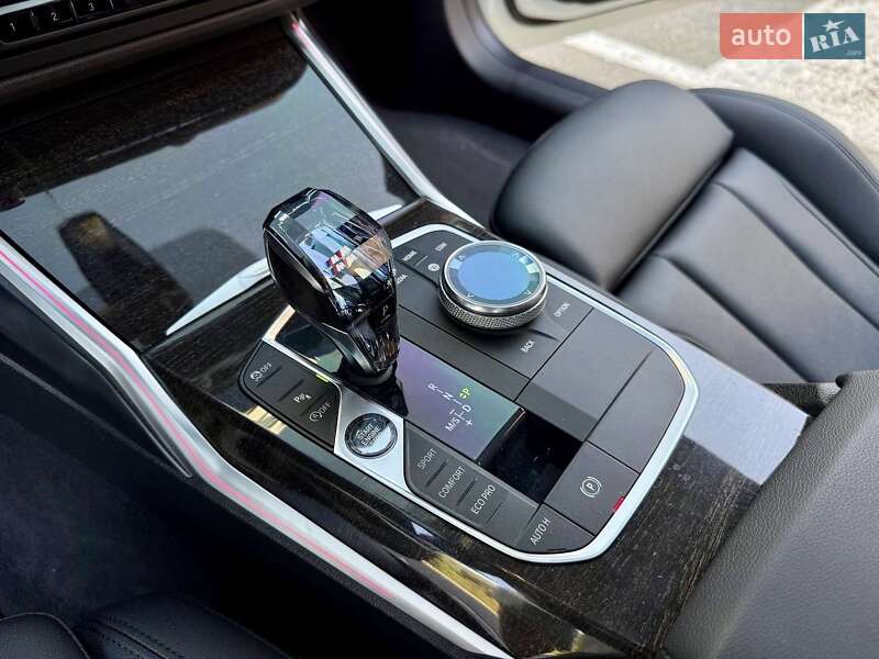 Седан BMW 3 Series 2019 в Дніпрі