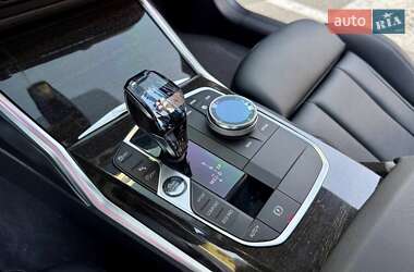 Седан BMW 3 Series 2019 в 
