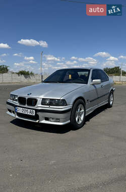 Седан BMW 3 Series 1991 в Одессе