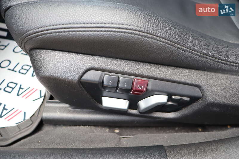 Седан BMW 3 Series 2018 в Львові