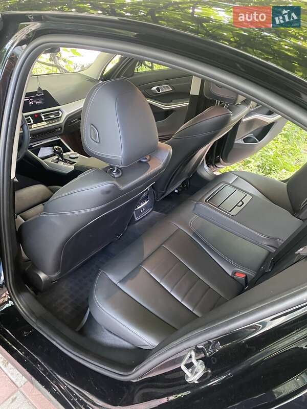 Седан BMW 3 Series 2020 в Киеве