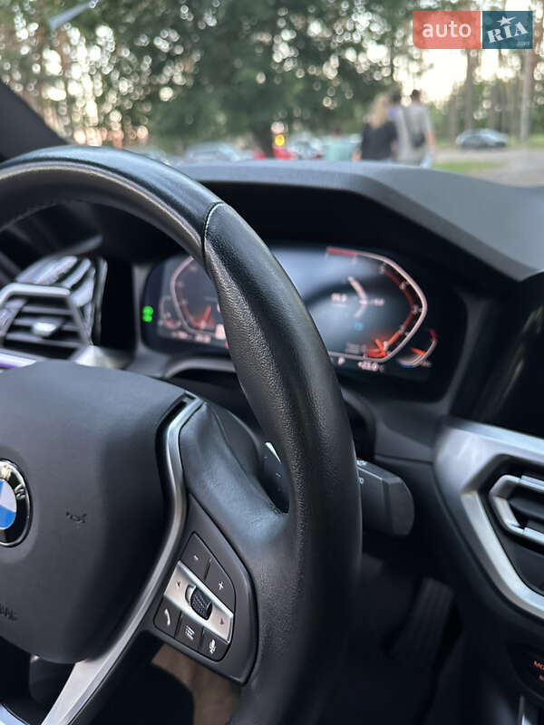 Седан BMW 3 Series 2019 в Черкасах