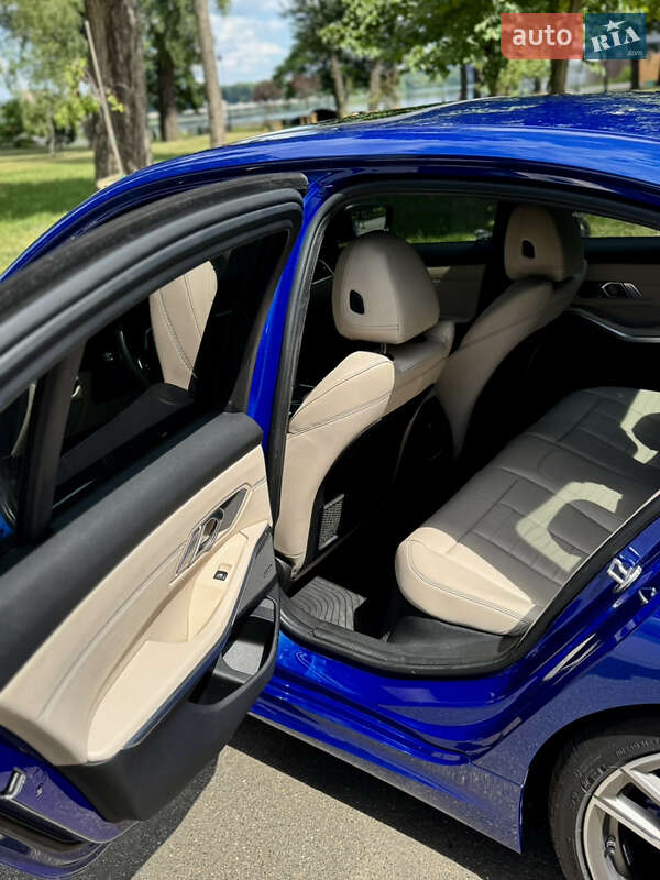 Седан BMW 3 Series 2019 в Києві