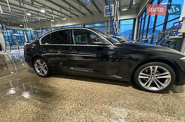 Седан BMW 3 Series 2017 в 