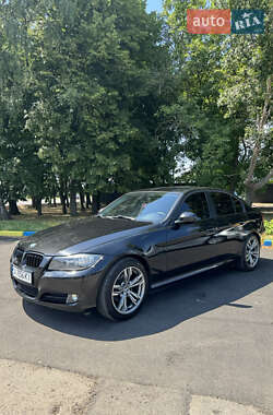 Седан BMW 3 Series 2010 в Умані