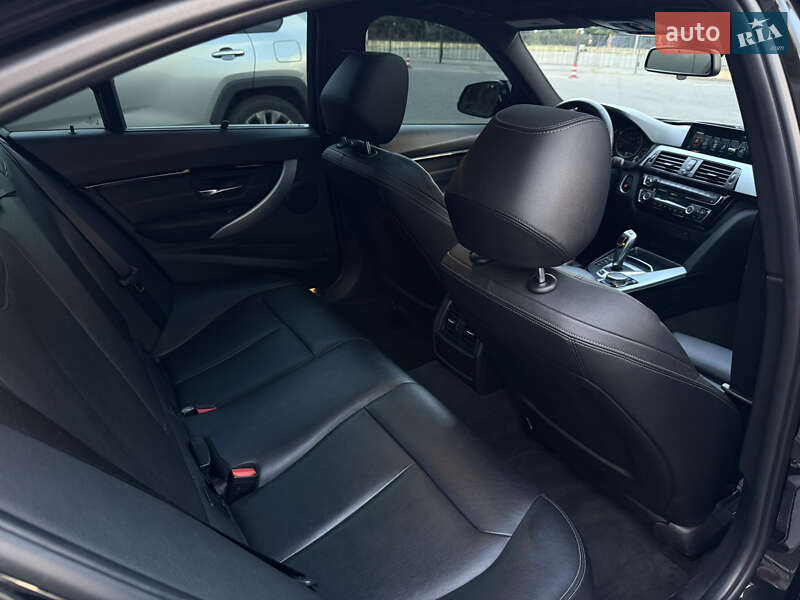 Седан BMW 3 Series 2016 в Одессе