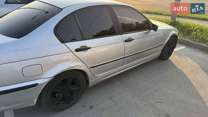 Седан BMW 3 Series 2002 в Каневе