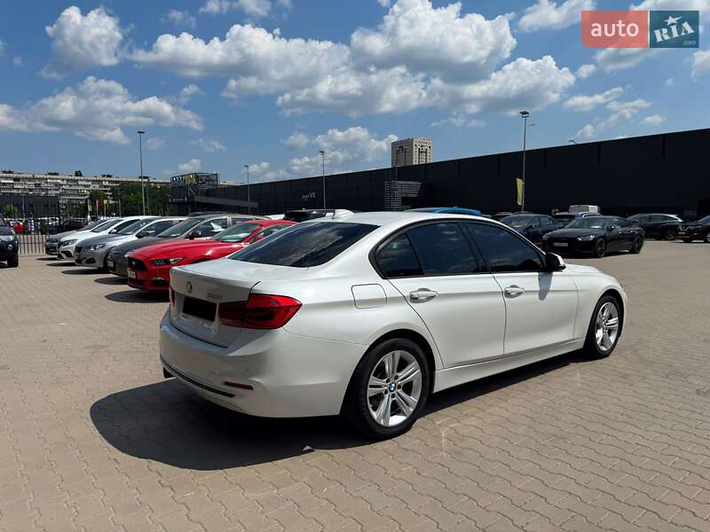 Седан BMW 3 Series 2015 в Киеве
