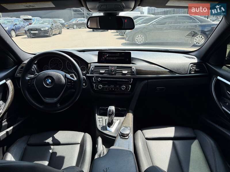 Седан BMW 3 Series 2015 в Киеве