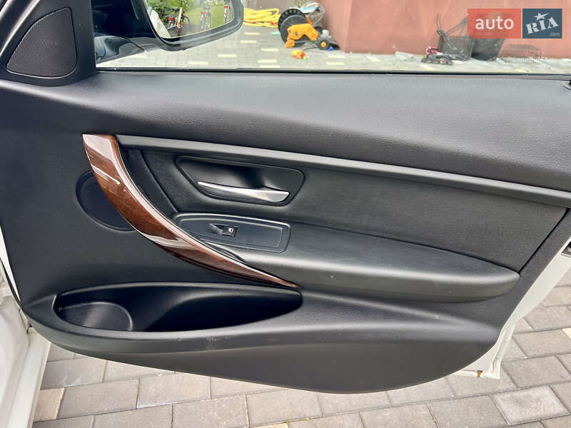 Седан BMW 3 Series 2015 в Житомире