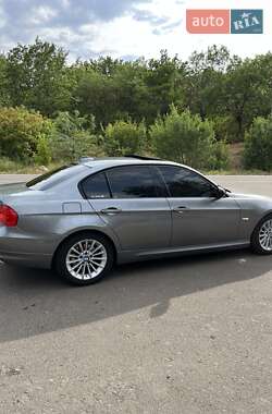 Седан BMW 3 Series 2010 в 
