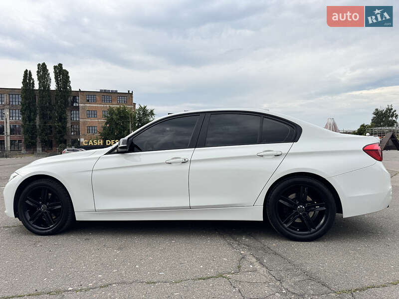 Седан BMW 3 Series 2017 в Киеве