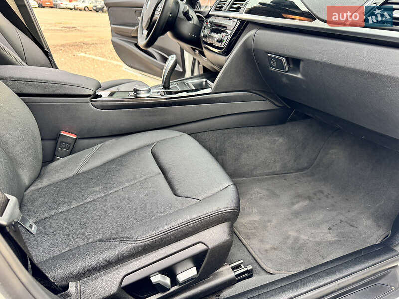 Седан BMW 3 Series 2017 в Киеве