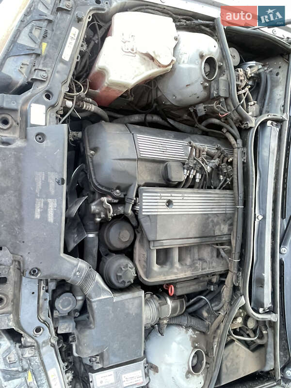 Седан BMW 3 Series 1999 в Лебедине