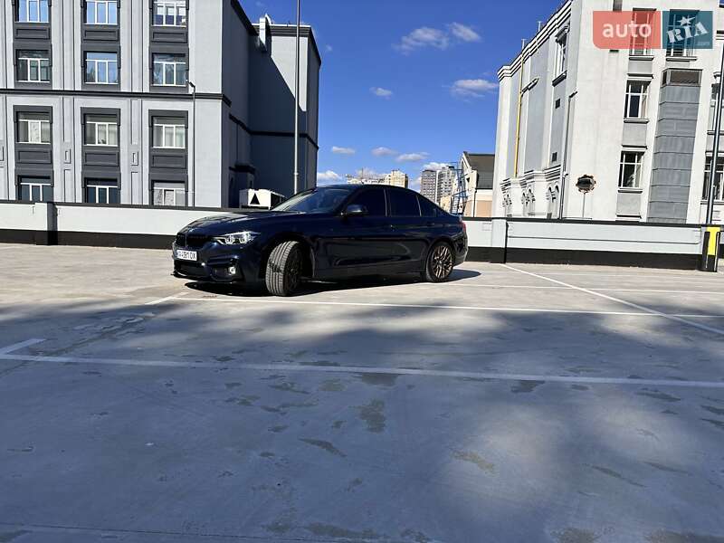 Седан BMW 3 Series 2015 в Киеве