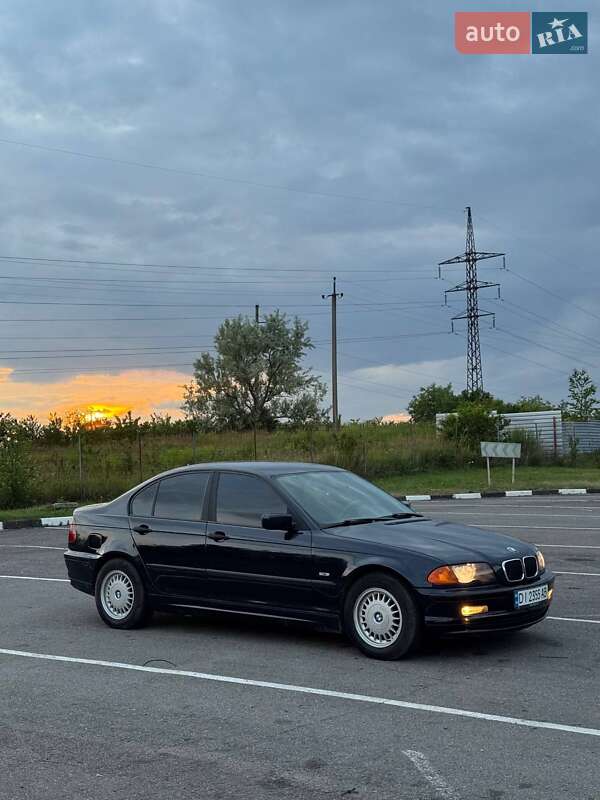 Седан BMW 3 Series 2000 в Дубровиці