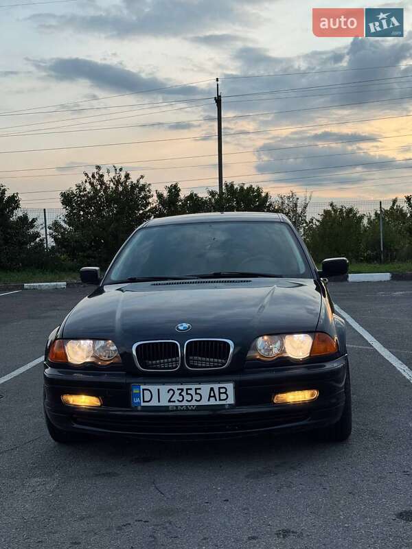Седан BMW 3 Series 2000 в Дубровиці