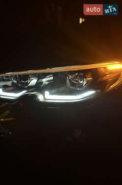 Седан BMW 3 Series 2019 в 