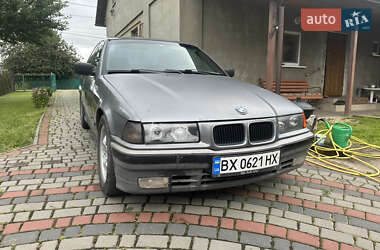 Седан BMW 3 Series 1993 в Нововолинську