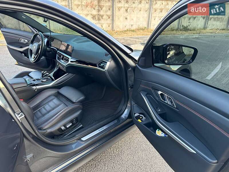 Седан BMW 3 Series 2019 в Одессе