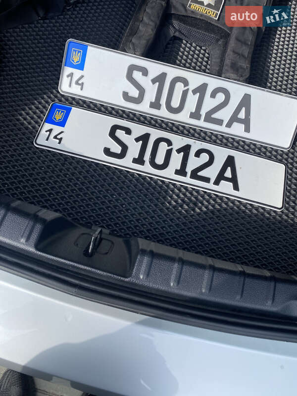 Седан BMW 3 Series 2013 в Львове