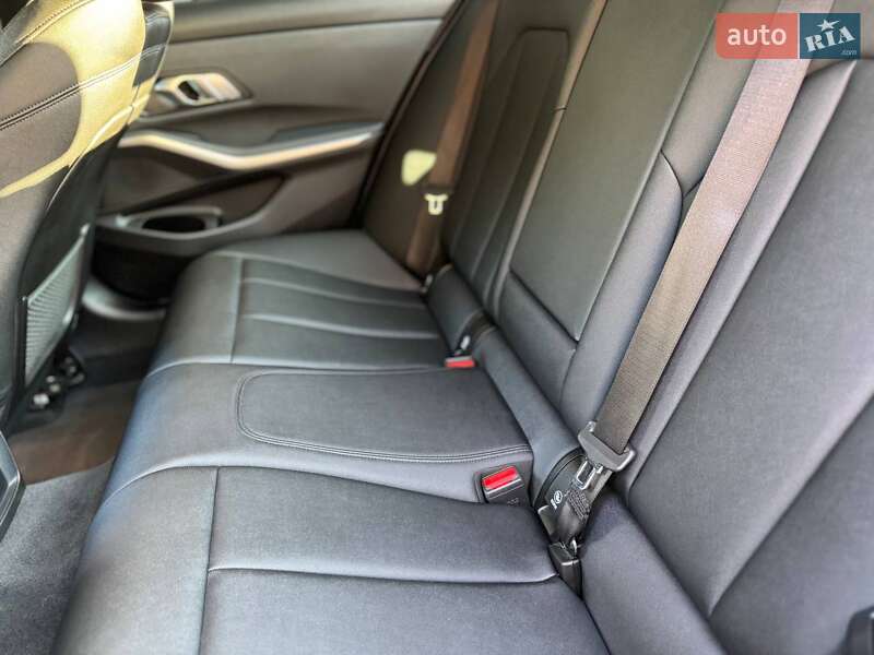 Седан BMW 3 Series 2020 в Львове