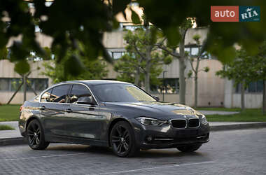 Седан BMW 3 Series 2017 в Дніпрі
