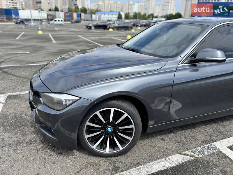 Седан BMW 3 Series 2015 в Києві