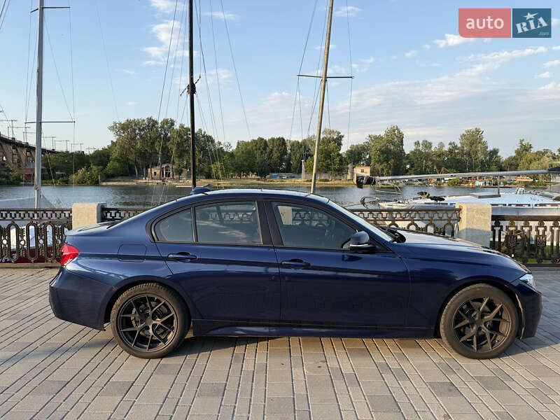 Седан BMW 3 Series 2015 в Дніпрі