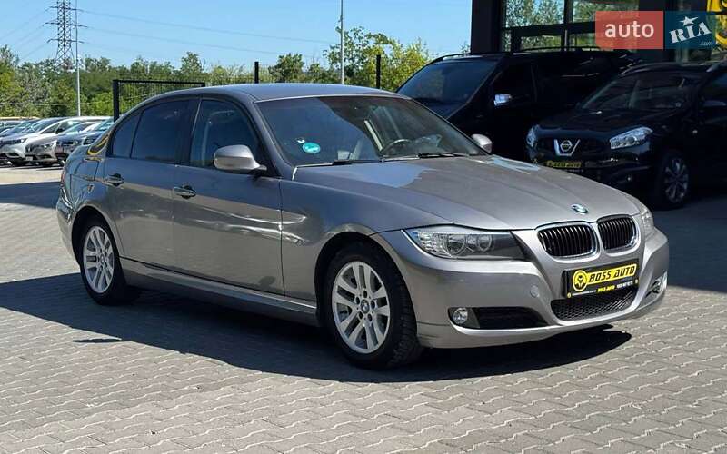 BMW 3 Series 2011