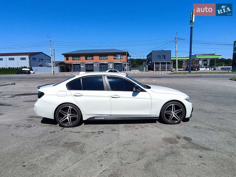 Седан BMW 3 Series 2015 в Белой Церкви