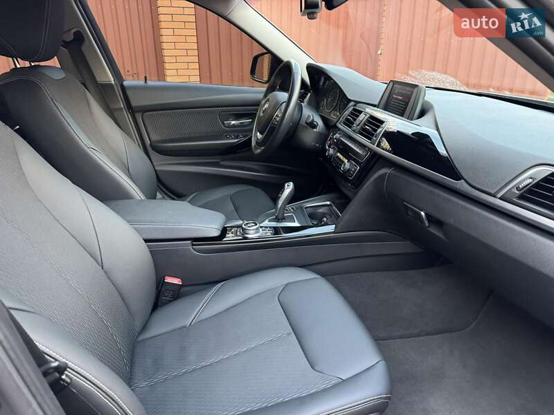 Седан BMW 3 Series 2018 в Виннице