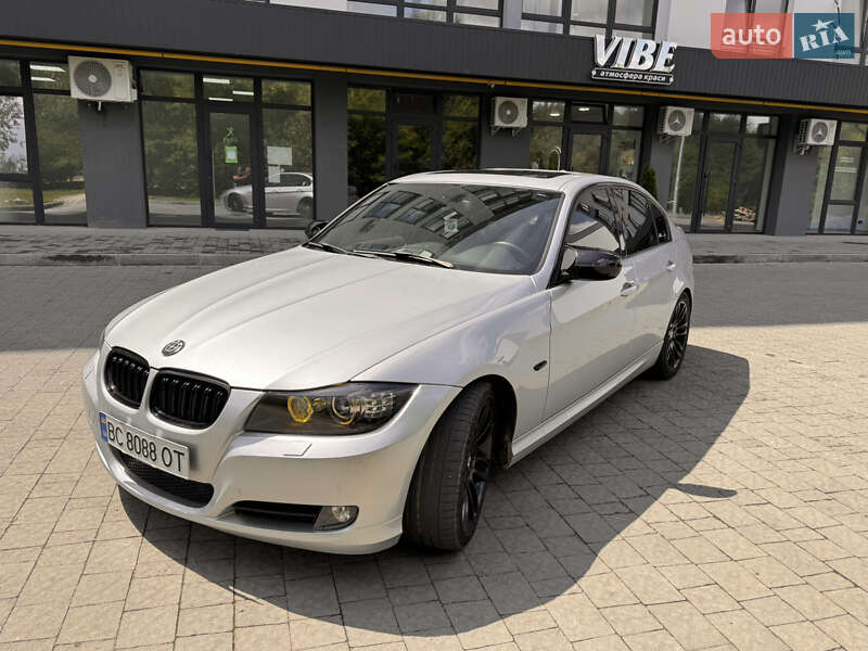 BMW 3 Series 2011